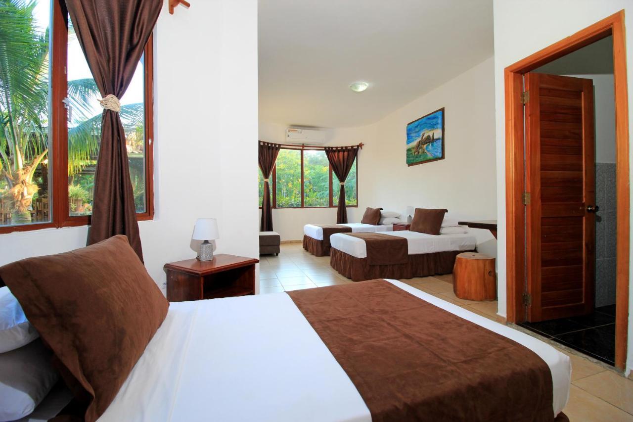 Natura Gardens Galapagos Bellavista  Екстериор снимка