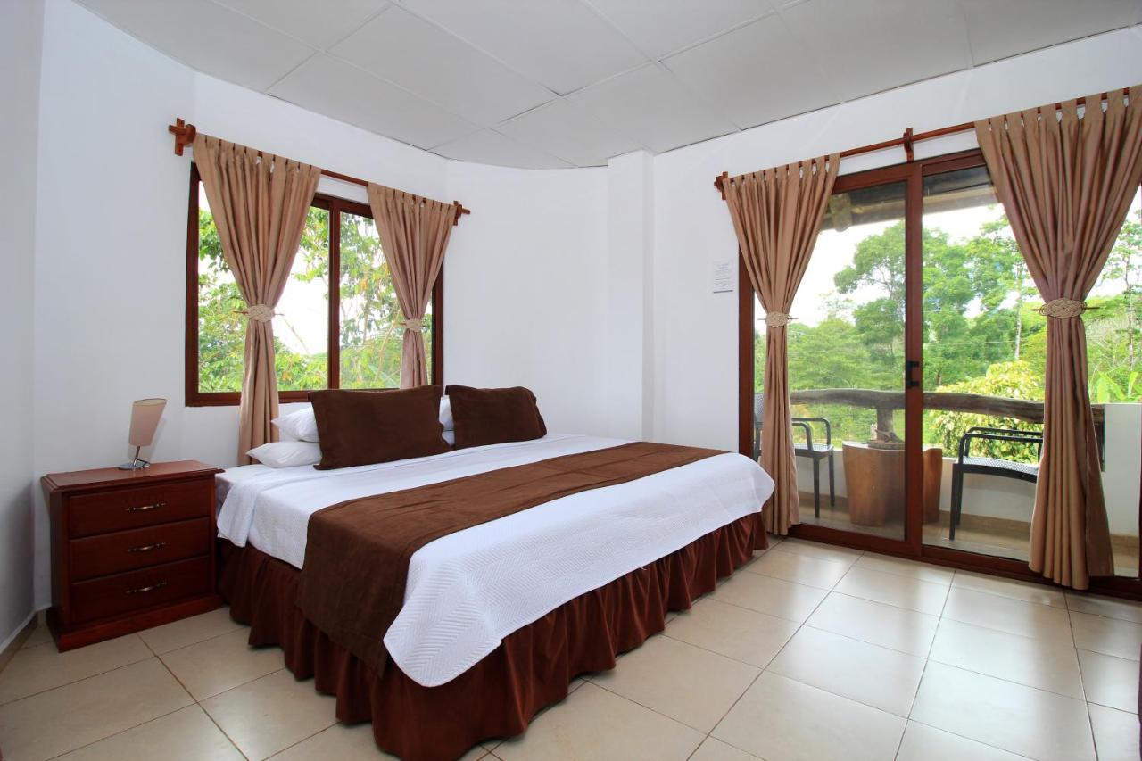 Natura Gardens Galapagos Bellavista  Екстериор снимка