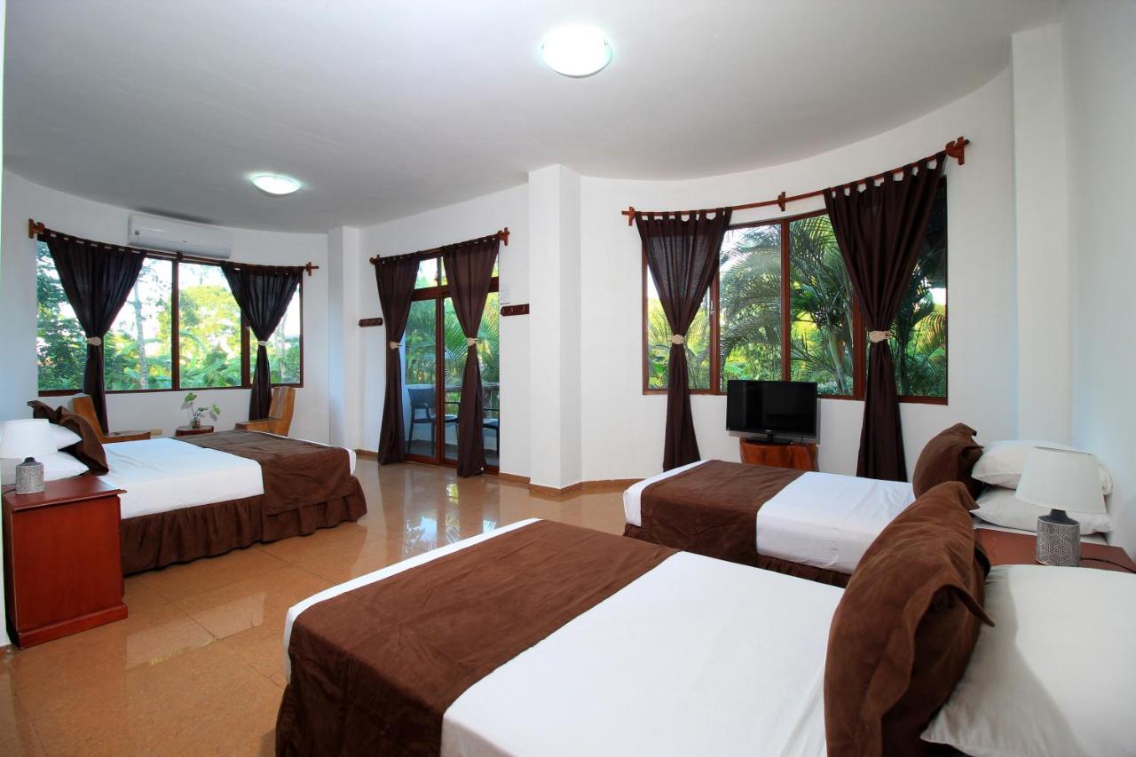 Natura Gardens Galapagos Bellavista  Екстериор снимка